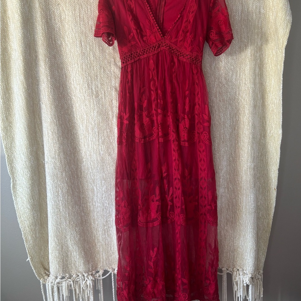 Chic Red Lace Midi Dress